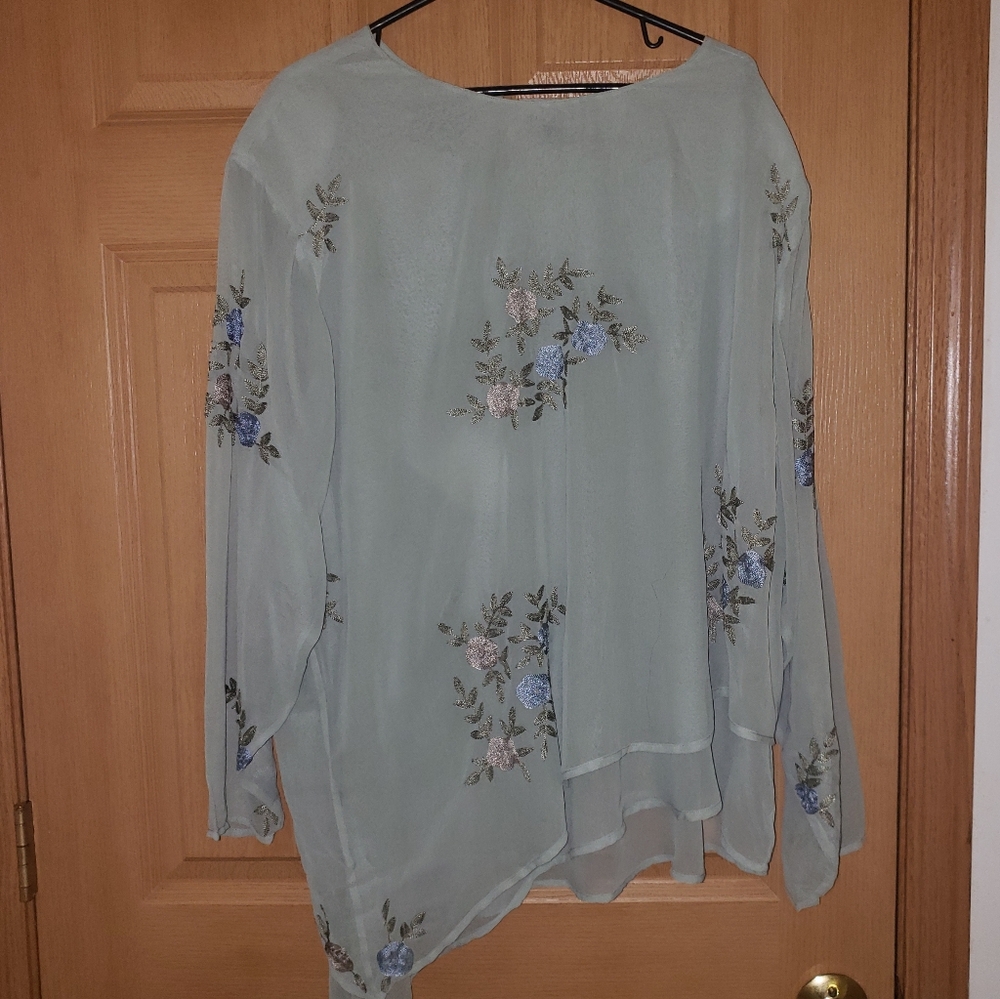 Embroidered Flower Shirt 3X